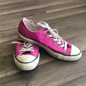 Converse tennies